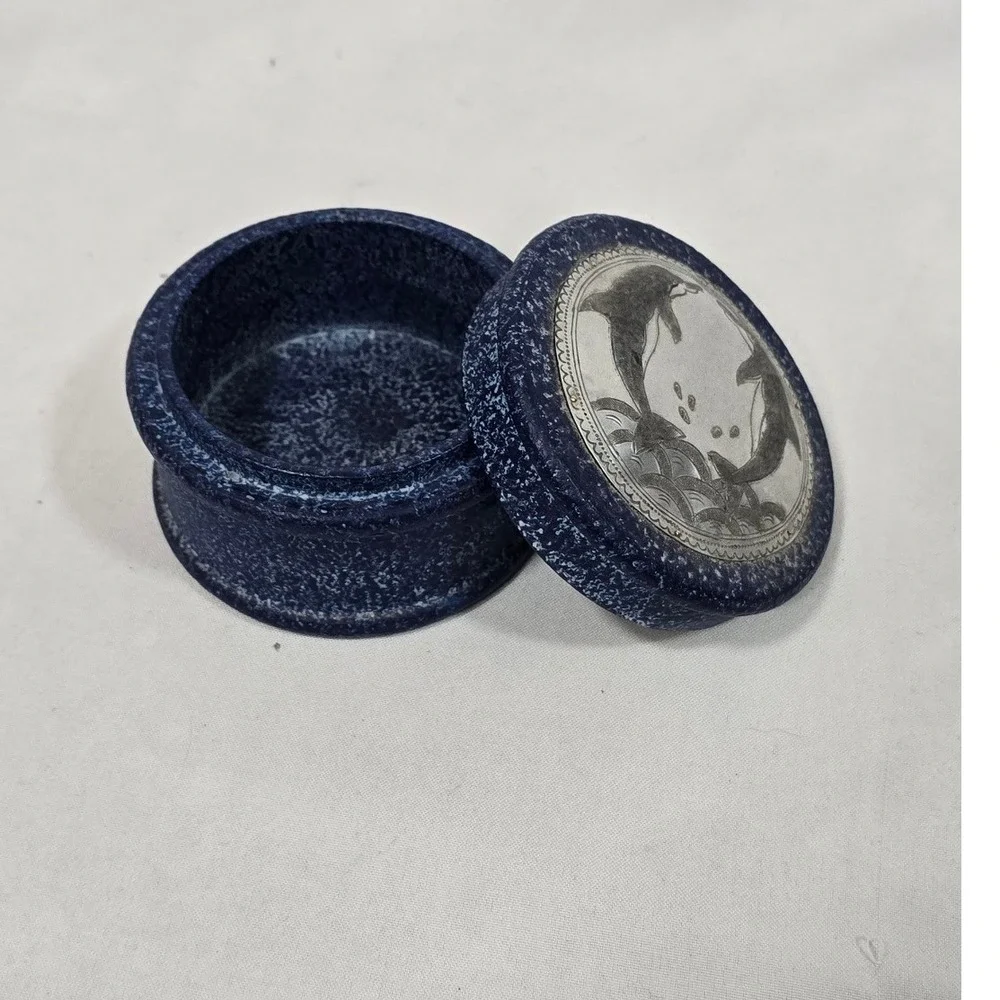 Regal‎ handcrafted trinket jewelry box mango wood blue Dolphin round Oceania